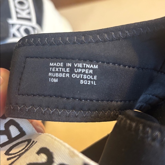 Michael Kors Black & White Platform Logo Sandals - Picture 11 of 12